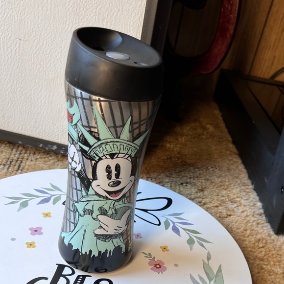 Disney Mickey Mouse New York City Travel Mug - Picture 4 of 16